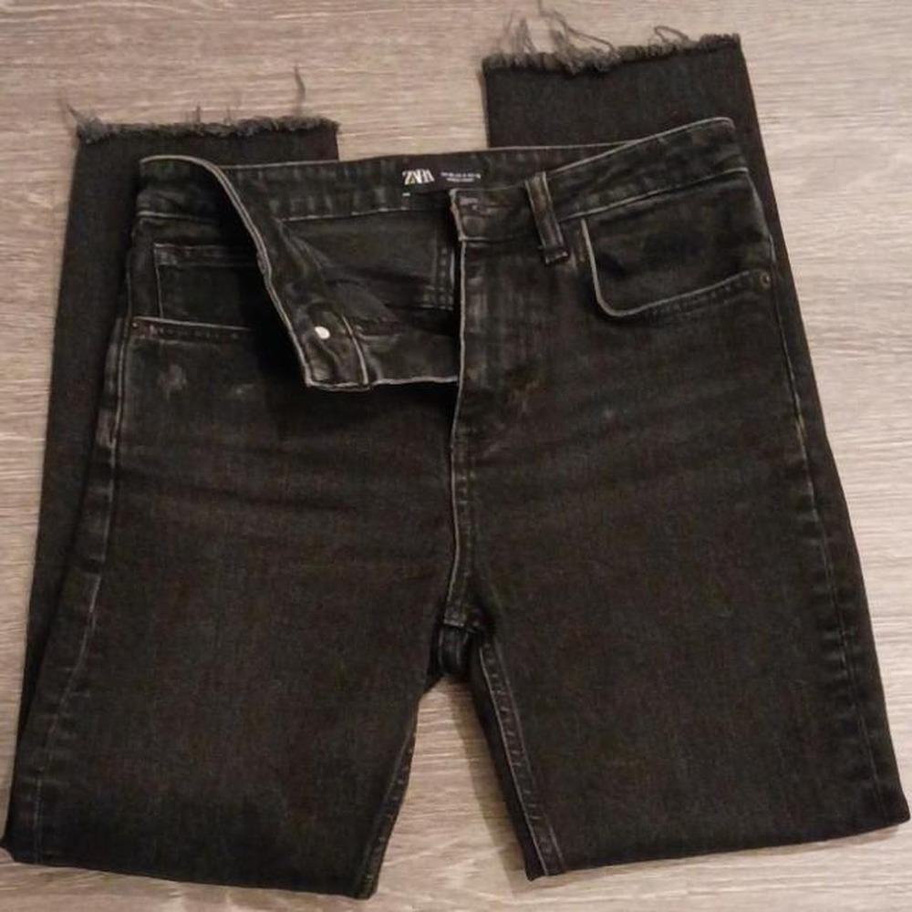 ZARA Z1975 High-Rise Frayed Raw Hem Slim Jeans – Size 28